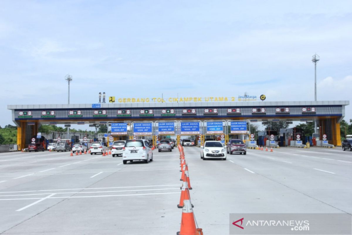 Arus lalu lintas di Tol Jakarta-Cikampek menurun jelang pelarangan mudik