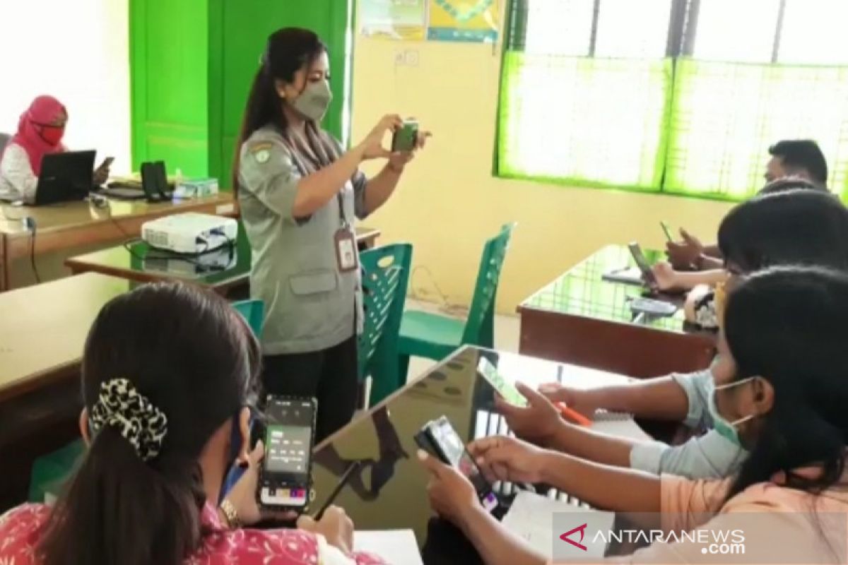 Penyuluh BPP Sergai latihan buat video penyuluhan pertanian lewat HP