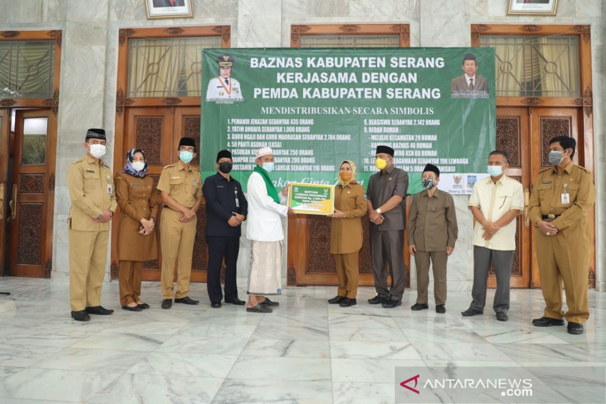 Pemkab Serang-Baznas distribusikan insentif guru ngaji hingga beasiswa