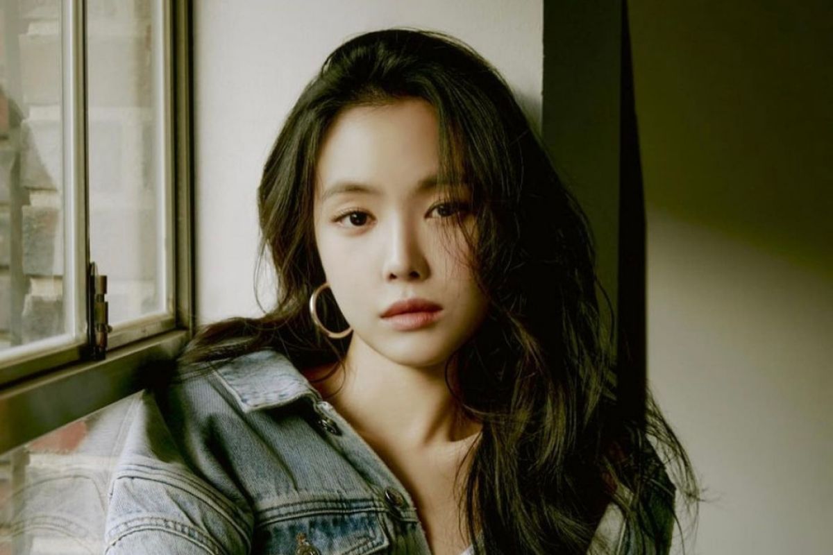 Naeun Apink resmi gabung ke agensi YG Entertaintment