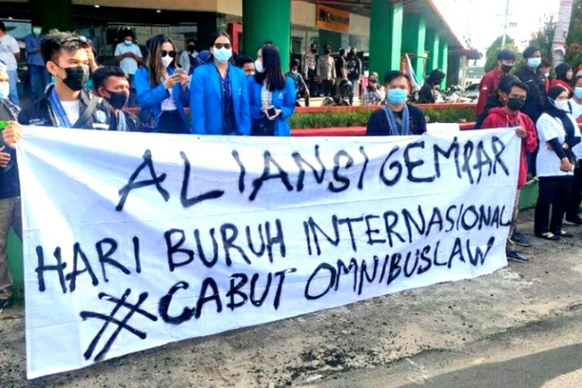 Aksi peringati May Day berlangsung damai