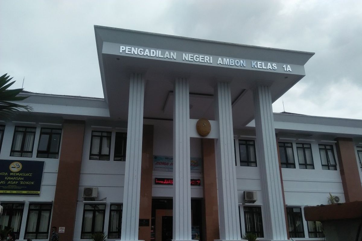 Hakim PN Ambon  vonis pengguna narkoba satu tahun penjara