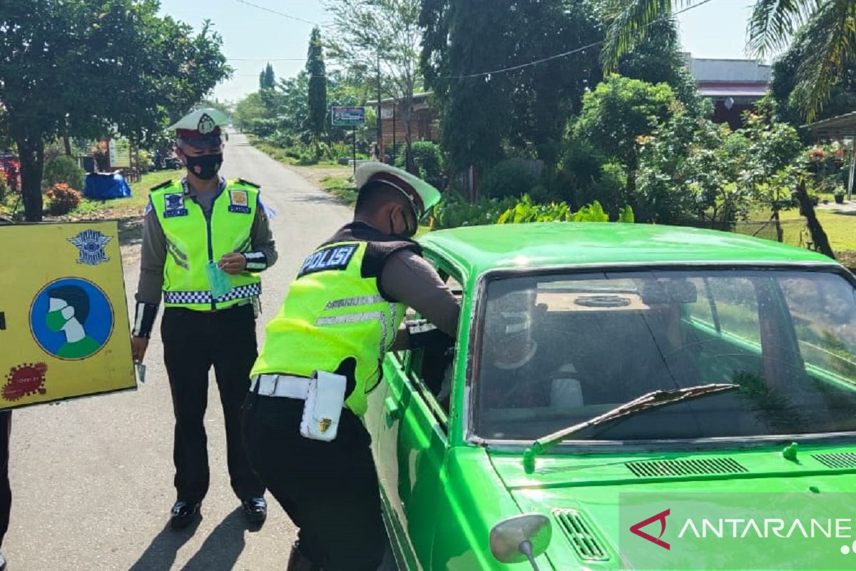 Mukomuko awasi kedatangan orang baru