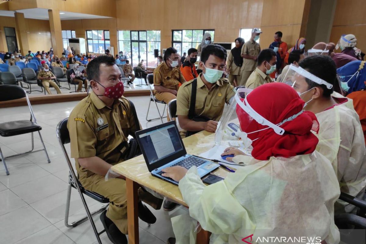 4.897 petugas pelayan publik di Belitung telah disuntik vaksin COVID-19