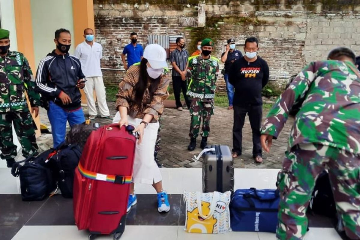 Belasan pekerja migran asal Magetan jalani karantina sebelum dipulangkan