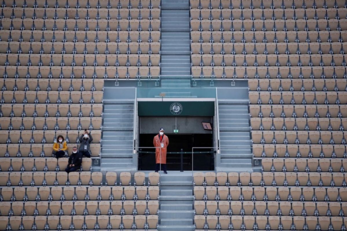 Lapangan utama French Open  boleh dihadiri hingga 1.000 penonton