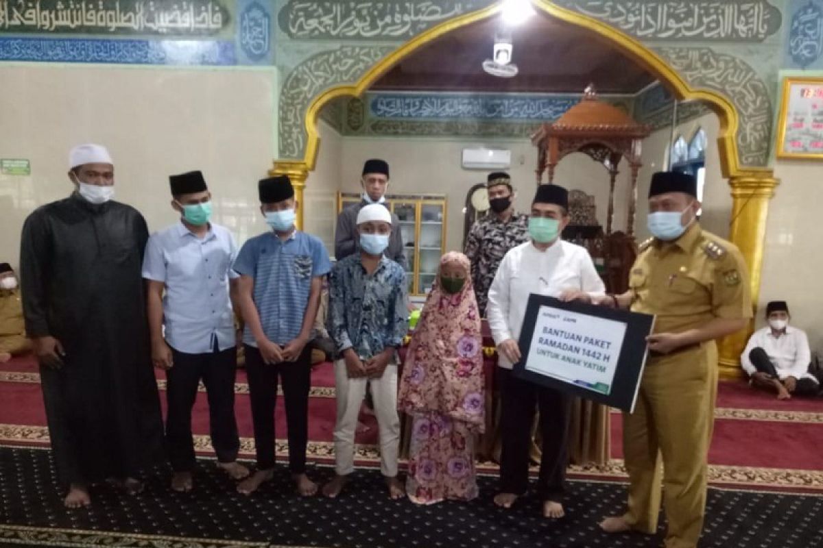 PT RAPP dan PT APR santuni 490 Anak Yatim di Kampar