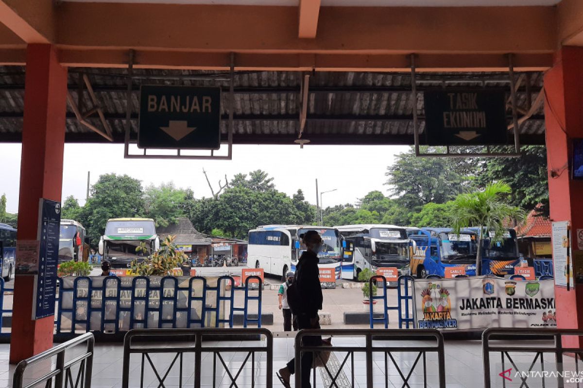Terminal Kampung Rambutan belum gunakan bus pariwisata untuk pemudik