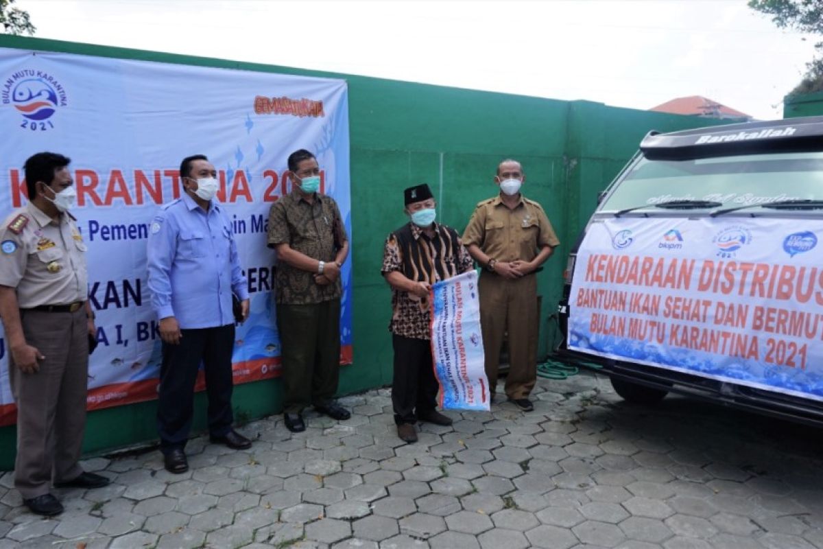 Balai KIPM Surabaya salurkan 900 paket ikan sehat bermutu di Madiun