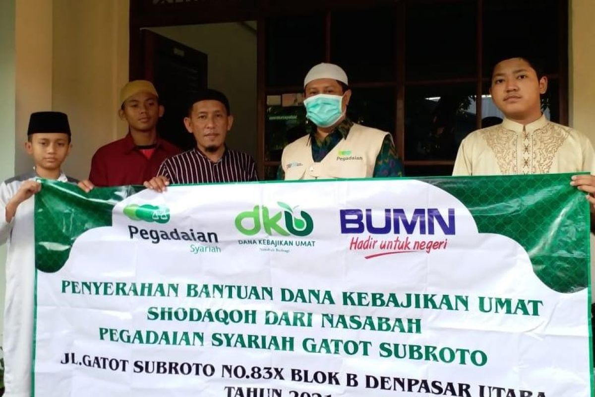 Pegadaian Syariah Gatot Subroto di Denpasar salurkan dana kebajikan umat