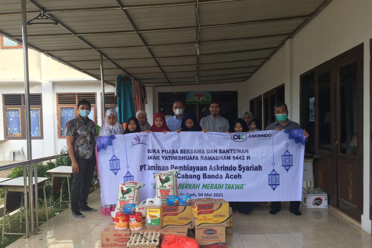 Askrindo Syariah salurkan sembako ke Panti Asuhan di Banda Aceh