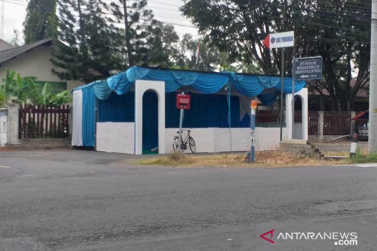 Pemudik yang tiba di Terminal Wates Kulon Progo masih landai