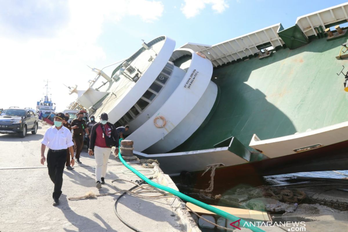 Kapal feri karam korban Siklon Seroja jadi kendala pemulihan operasional Pelabuan Seba