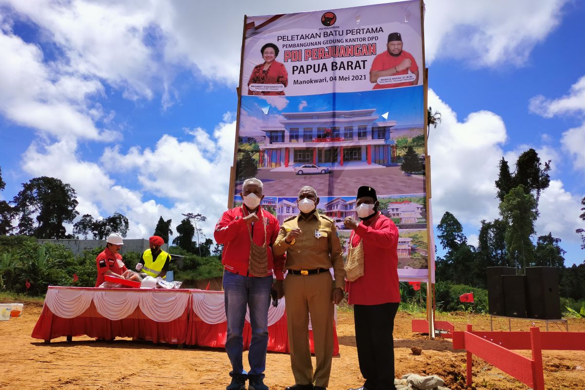 Gedung Sekretariat DPD PDI Perjuangan Papua Barat mulai dibangun