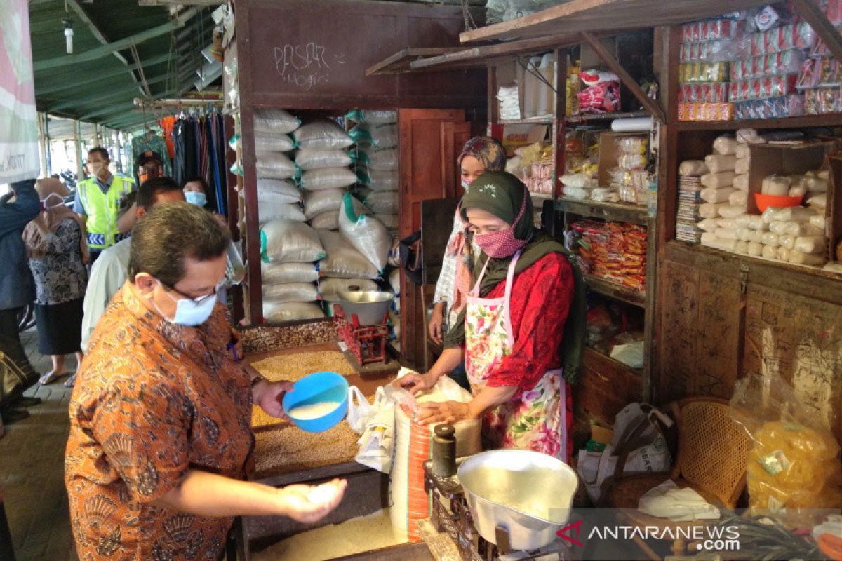 Empat pasar di Yogyakarta digelontor operasi pasar beras 15 ton