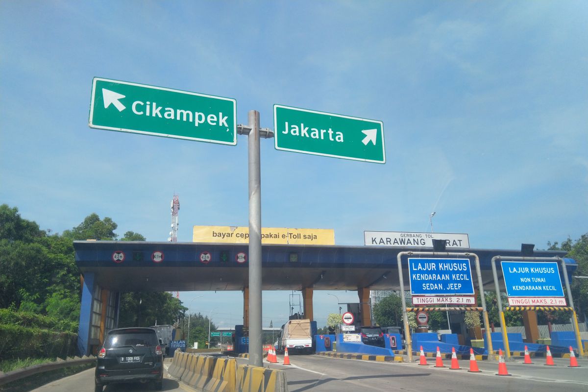 Jakarta-Cikampek toll road crowded yet before "mudik" ban