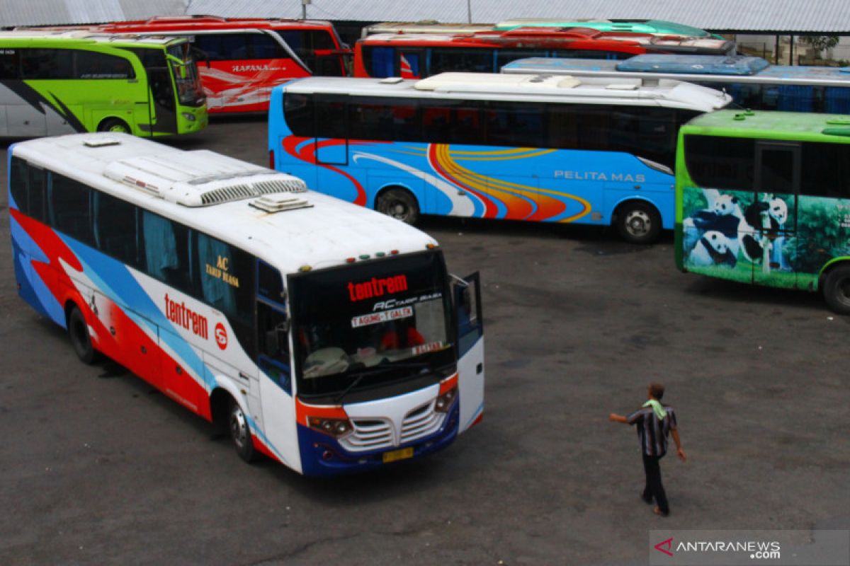 Terminal Arjosari Kota Malang tetap beroperasi saat pelarangan mudik