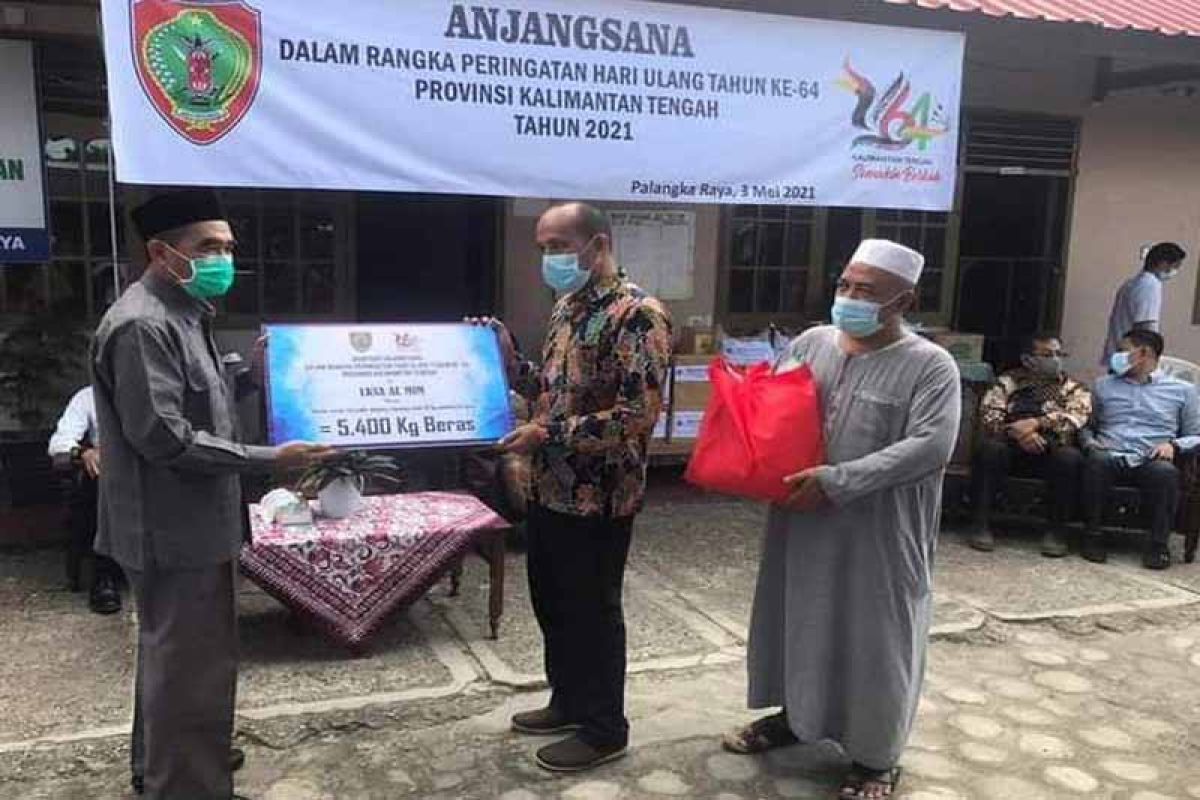 DPRD Kalteng ikut salurkan bantuan sembako ke panti asuhan