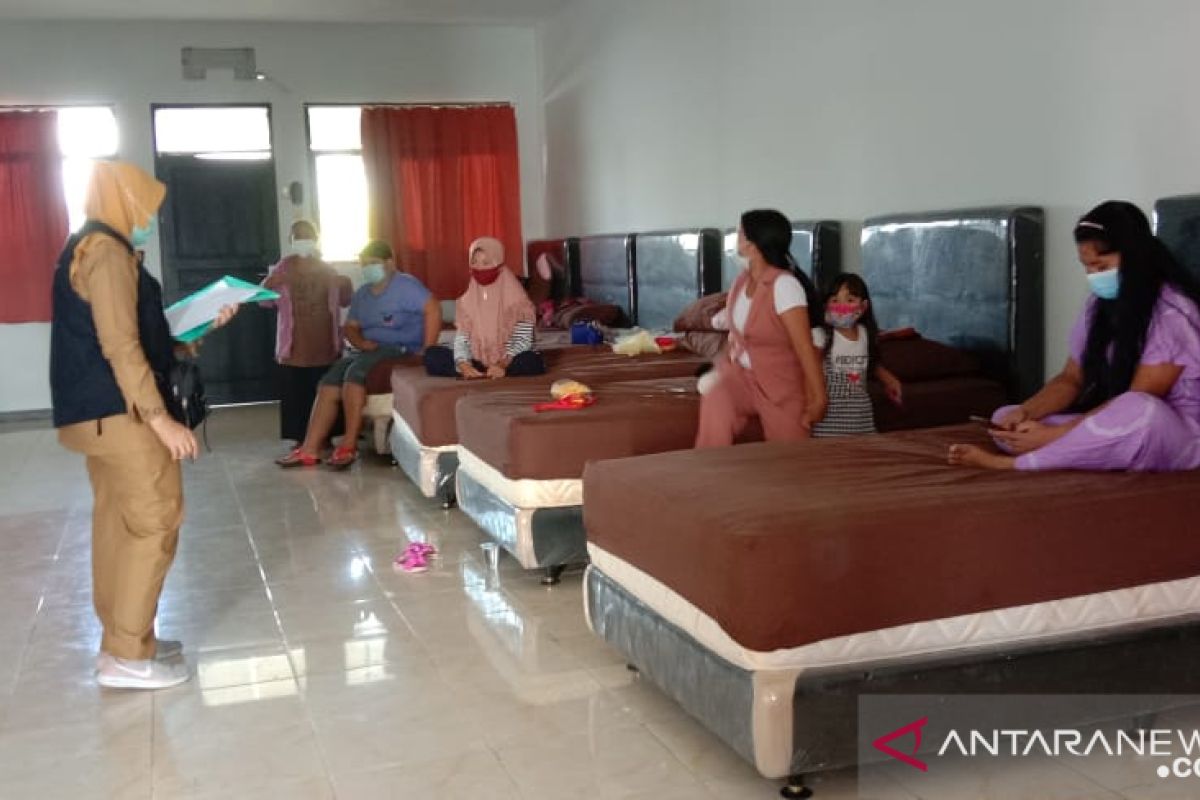 293 pekerja migran dipulangkan setelah karantina di Kalbar