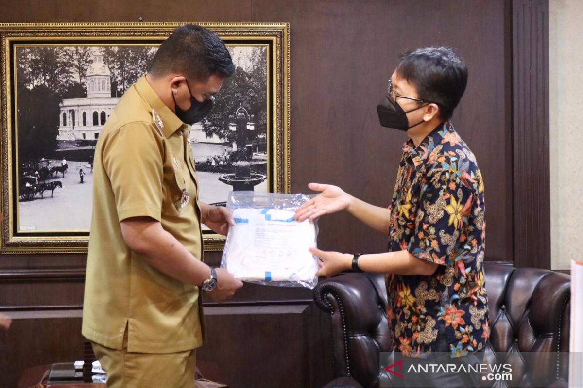 Pemkot Medan dapat donasi baju  hazmat 320 potong