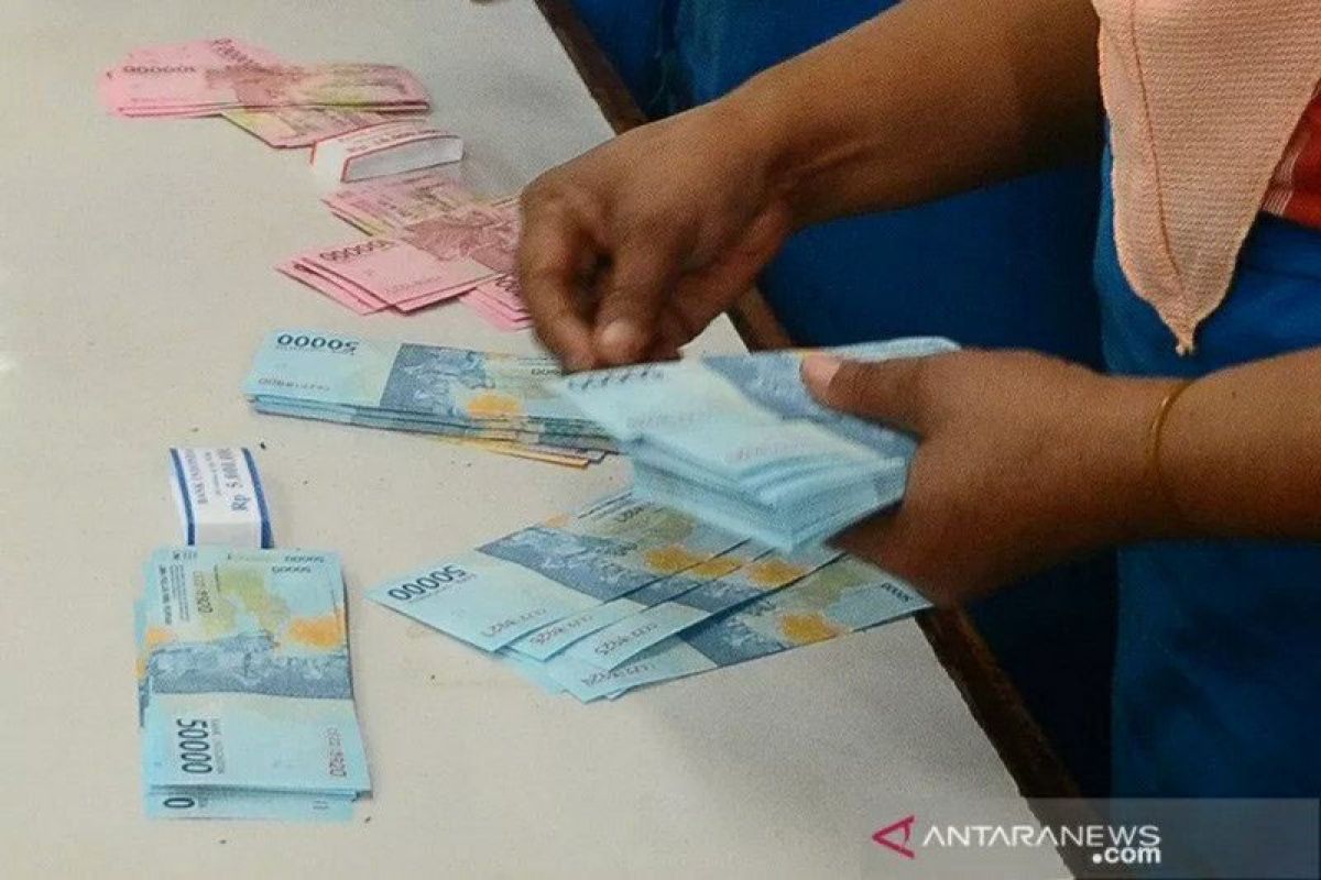 Pembayaran THR 374 satuan kerja di Riau kelar 100 persen