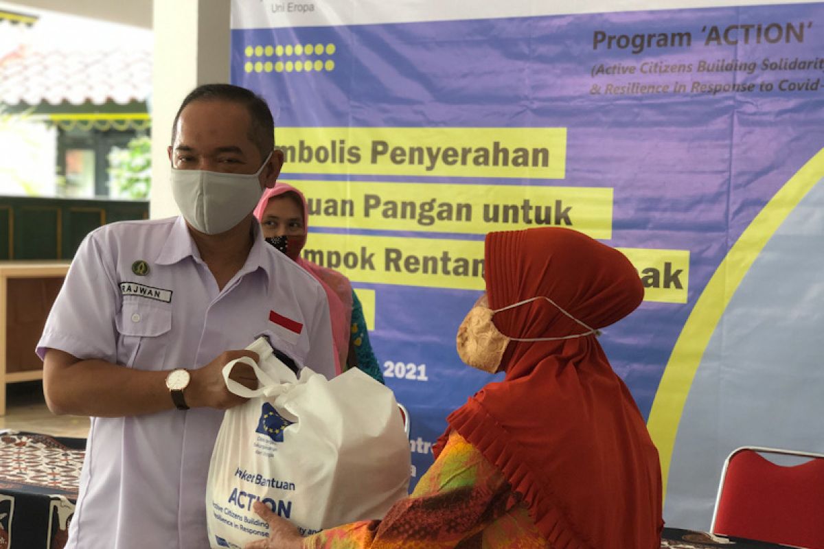 Sebanyak 1.750 warga prasejahtera-rentan di Yogyakarta terima bantuan pangan