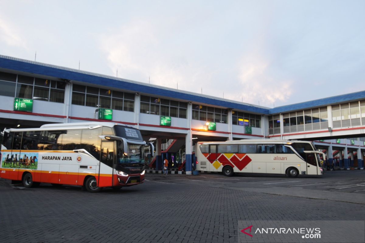 Tak ada kenaikan penumpang di Terminal Purabaya sebelum larangan mudik