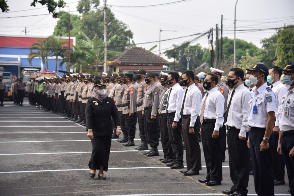 Bupati Sleman memimpin apel kesiapan pengamanan Lebaran