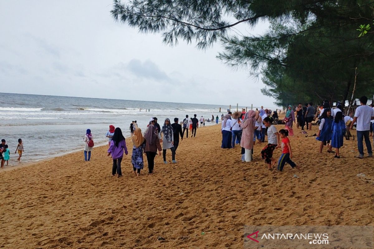 Pantai Ujung Pandaran ditutup selama libur lebaran