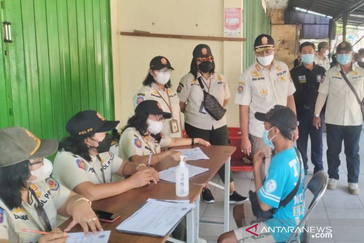 Tim Yustisi Denpasar jaring 20 orang pelanggar protokol kesehatan