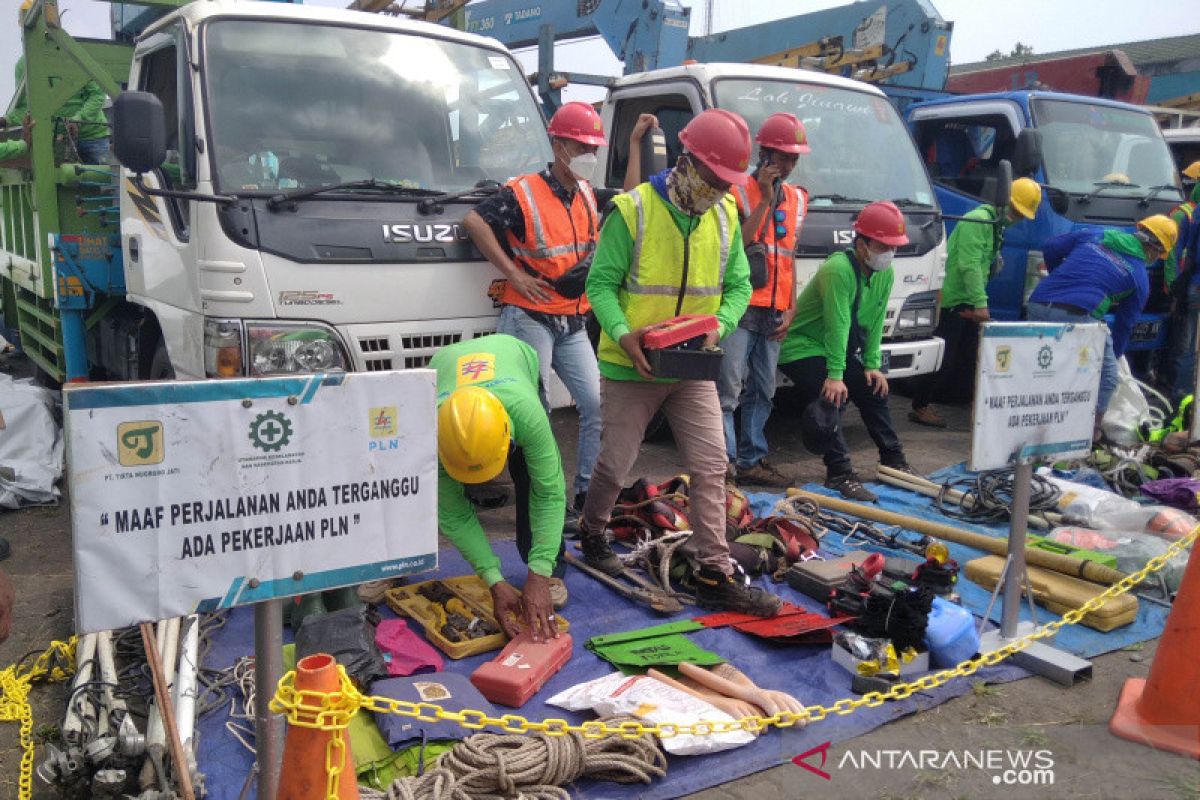 PLN Kudus siagakan 25 trafo "mobile" hadapi Lebaran