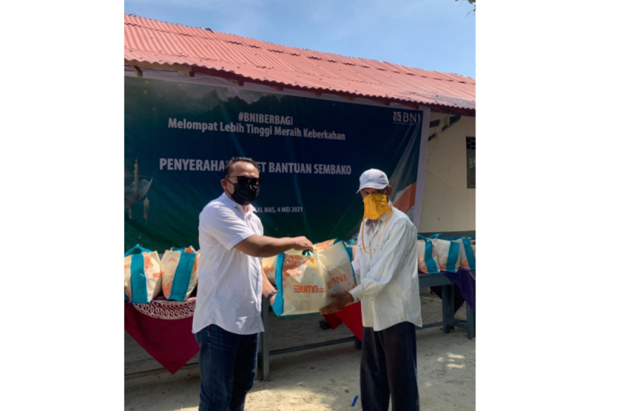BNI salurkan bantuan sembako ke Desa Tegal Mas