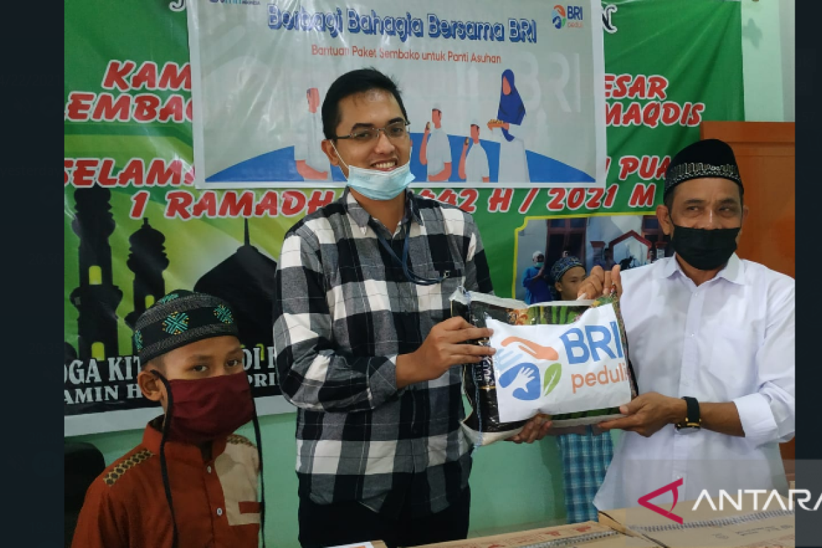 BRI Cabang Putussibau berbagi bahagia di lembaga anak yatim piatu