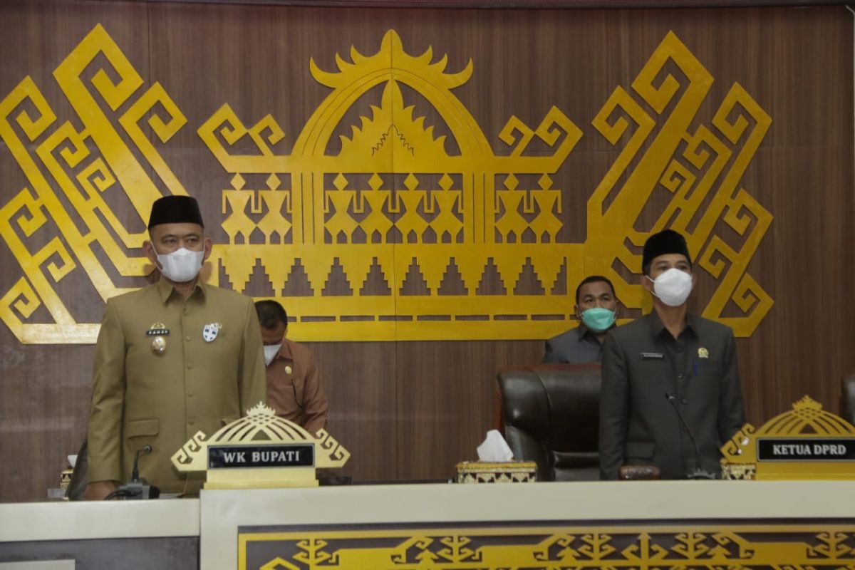 Wabup Pringsewu hadiri rapat paripurna rekomendasi hasil pembahasan LKPJ Bupati