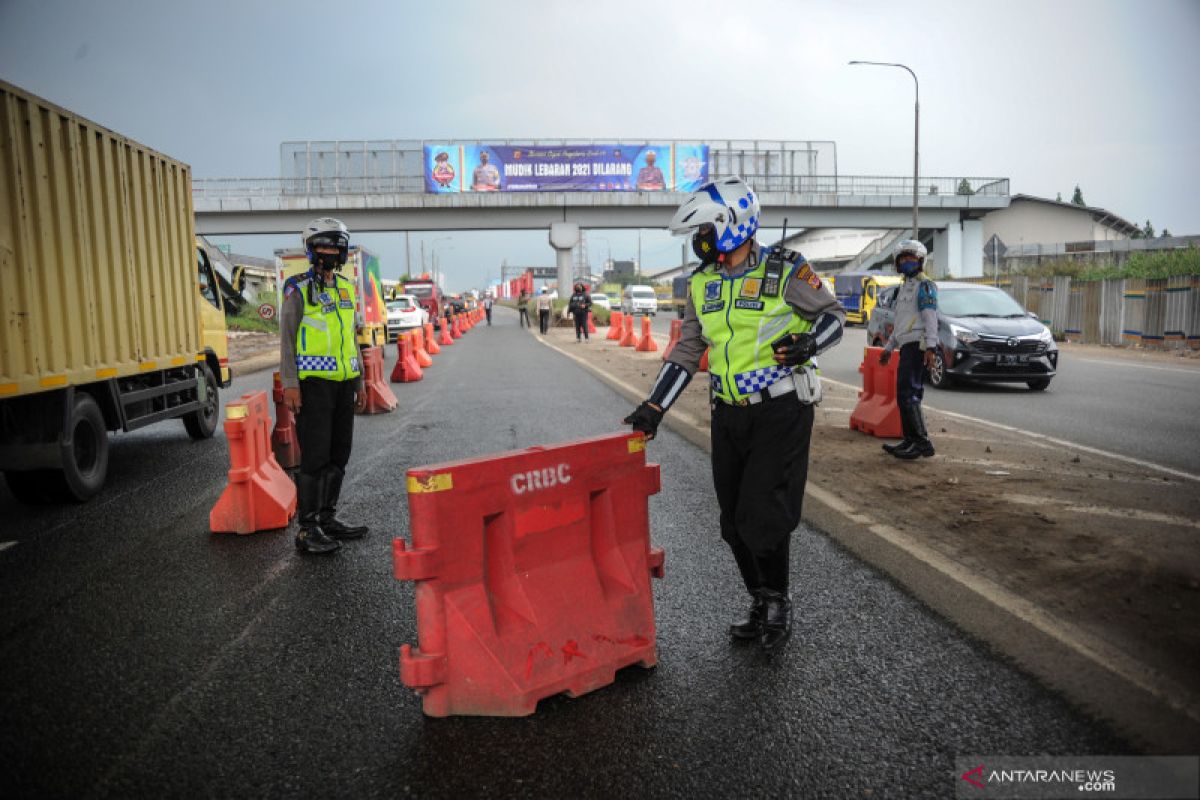 Cek Fakta: Jalan ditutup seng untuk larang mudik?