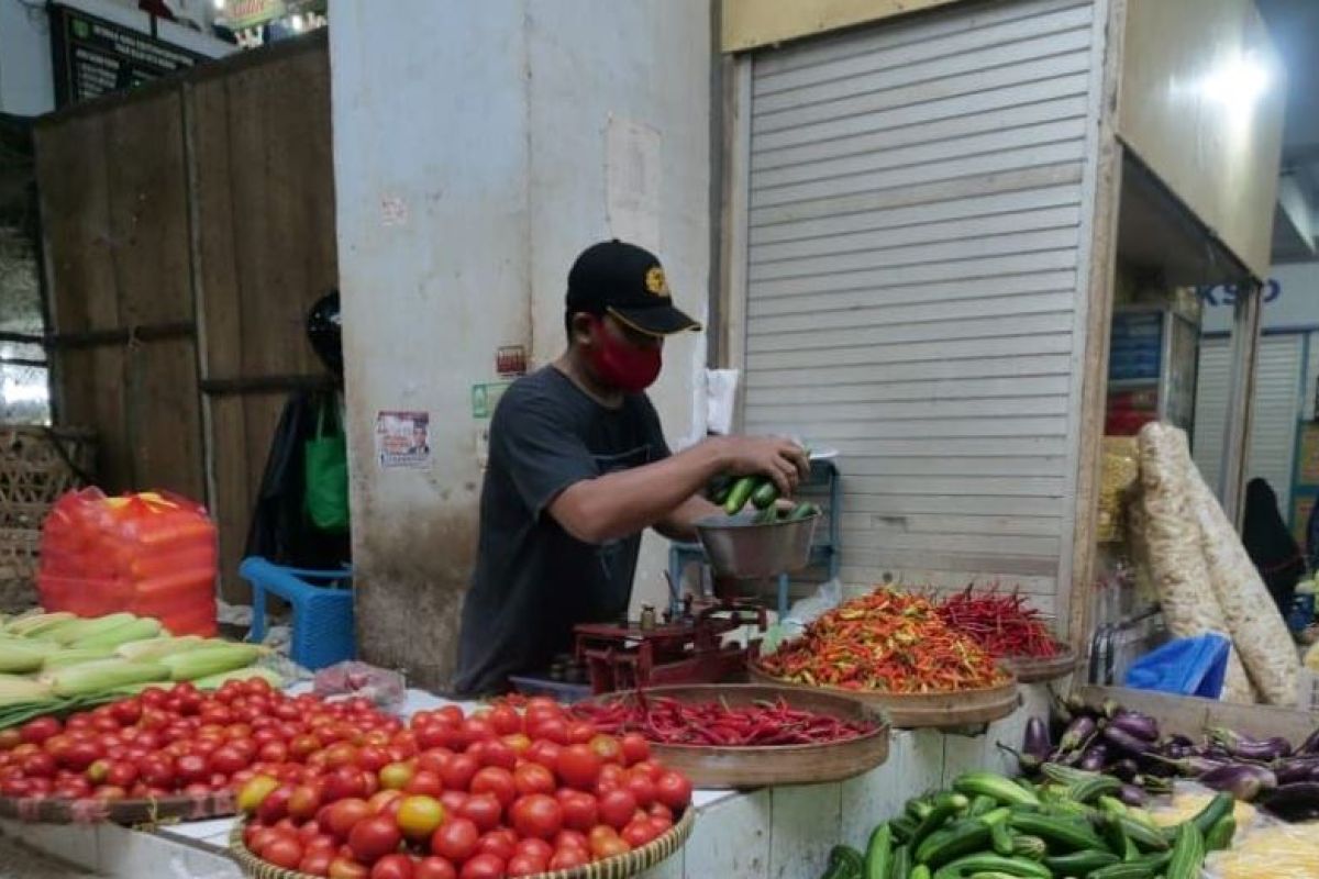 Harga bahan pokok di Kota Madiun terpantau stabil sepekan jelang Lebaran