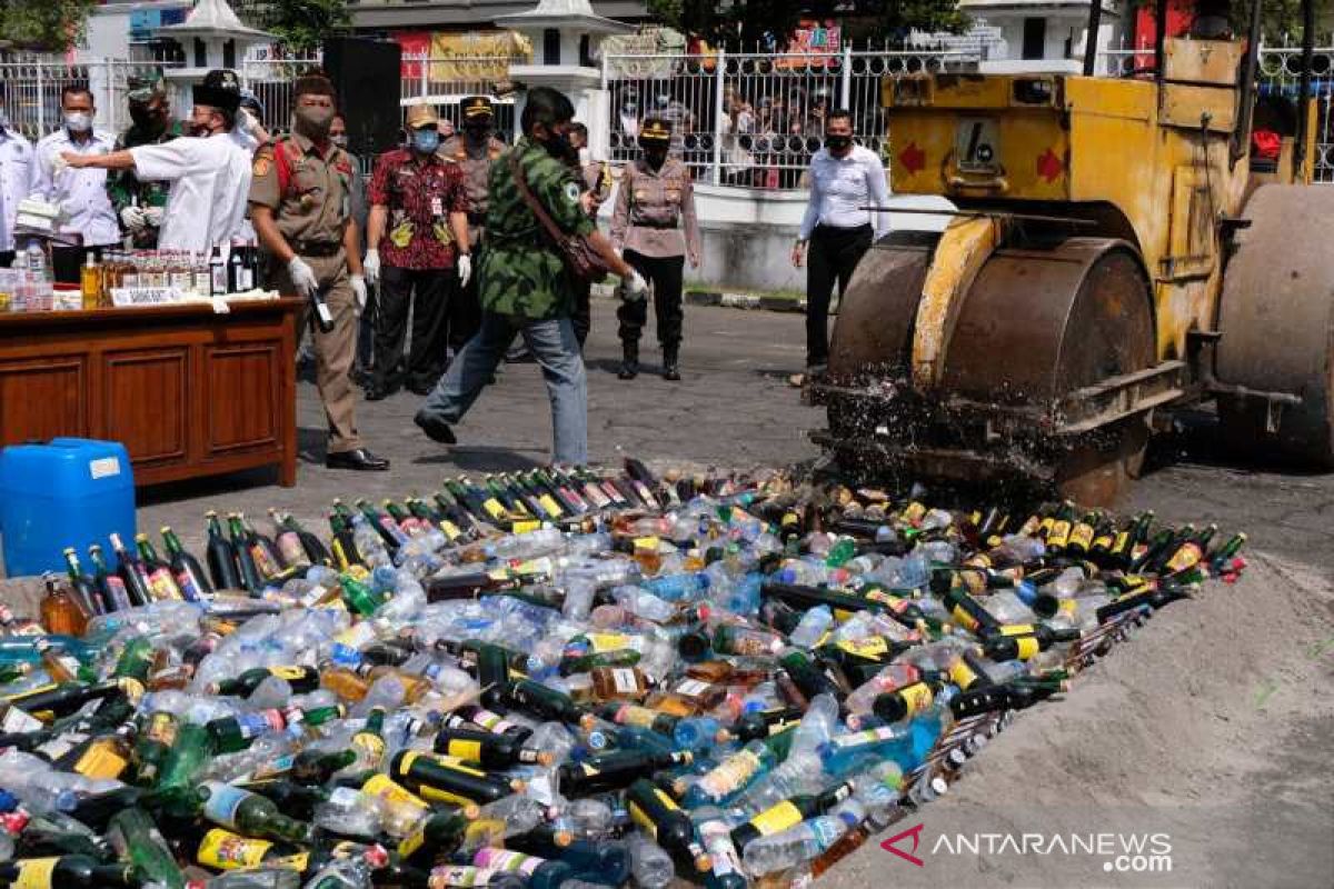 Polres Temanggung musnahkan 1.651 botol  minuman beralkohol