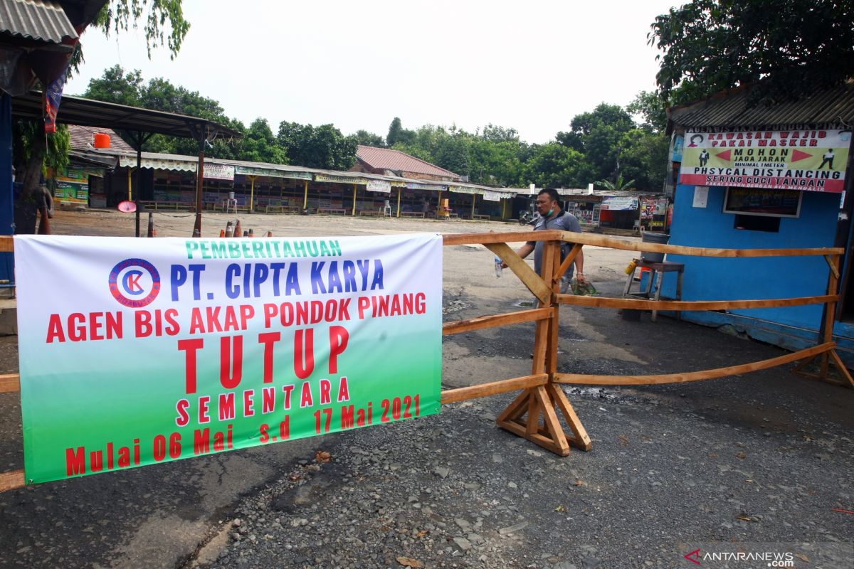 Sudin Hub Jakbar gandeng Satpol PP  bongkar loket di terminal bayangan