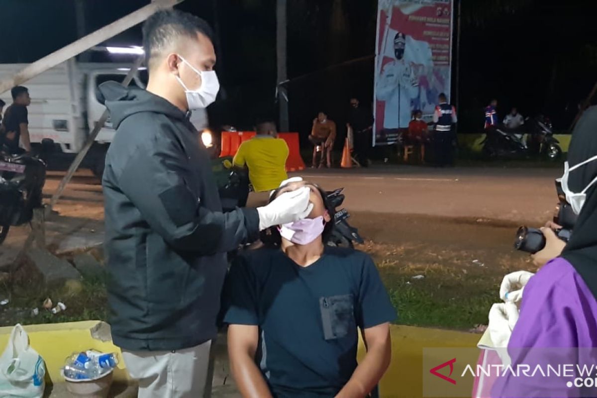 Pelintas jalani tes kesehatan di pos perbatasan Gorontalo dan Sulut