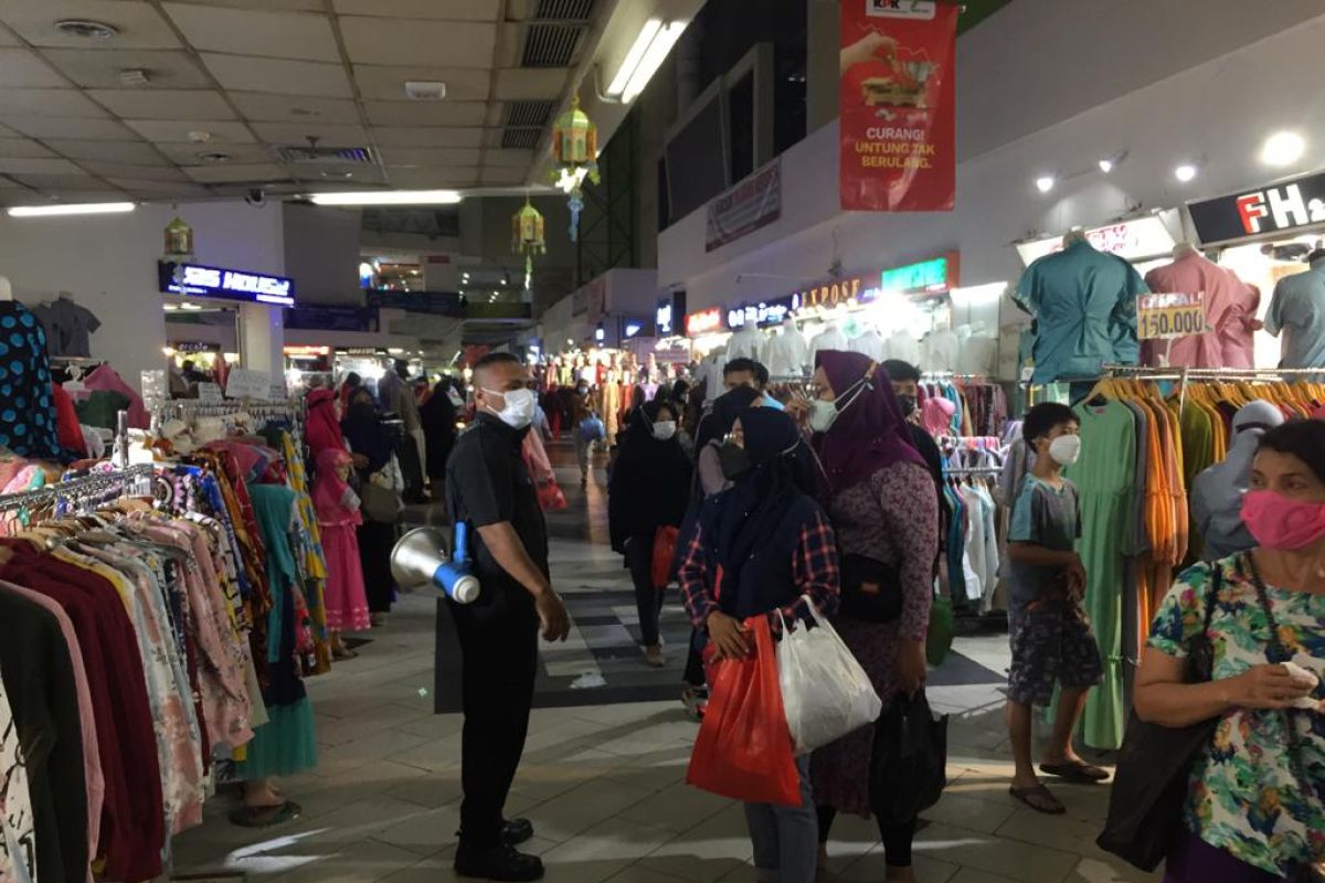 Blok A Tanah Abang terpantau lengang pengunjung jelang lebaran