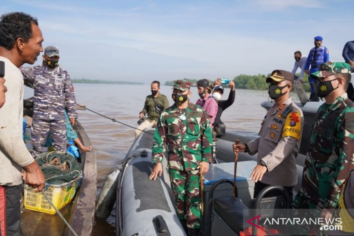 TNI-Polri patroli antisipasi pemudik masuk Tanjungbalai via jalur perairan