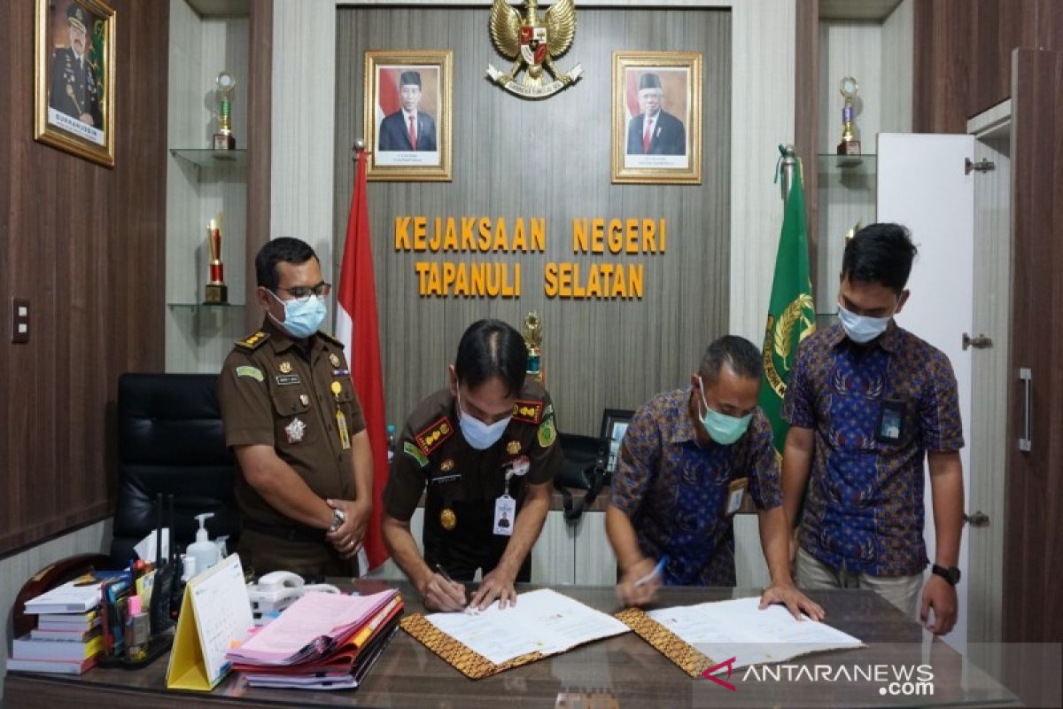 Perpanjangan MoU antara Kejari Tapsel - PLN ditandatangani