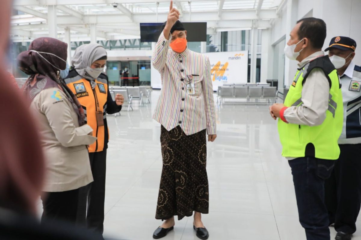 Penumpang positif COVID-19 lolos terbang dari Bandara A. Yani, Ganjar interogasi tiga petugas jaga