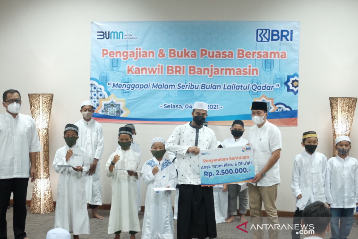 BRI Banjarmasin bantu renovasi TPA Al-Qur'an dalam peringatan malam Lailatul Qadar