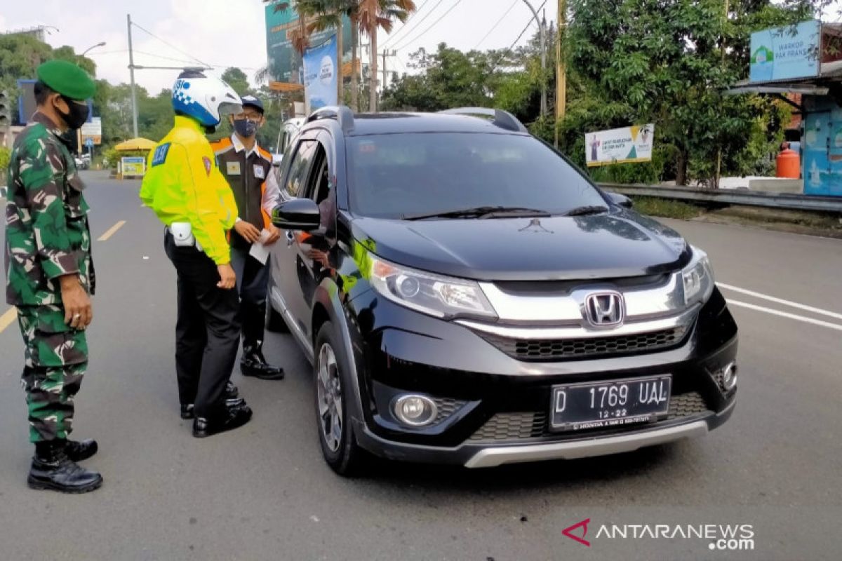 Polisi amankan dua travel gelap bawa pemudik