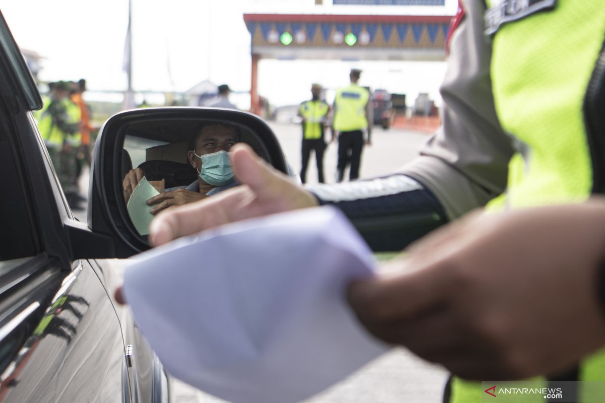 Penyekatan Pemudik Di Pintu Tol Keramasan