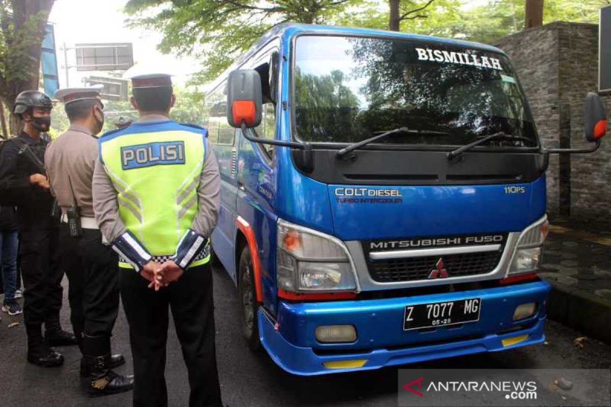 Pengendara plat luar kota di Solo mulai diperiksa