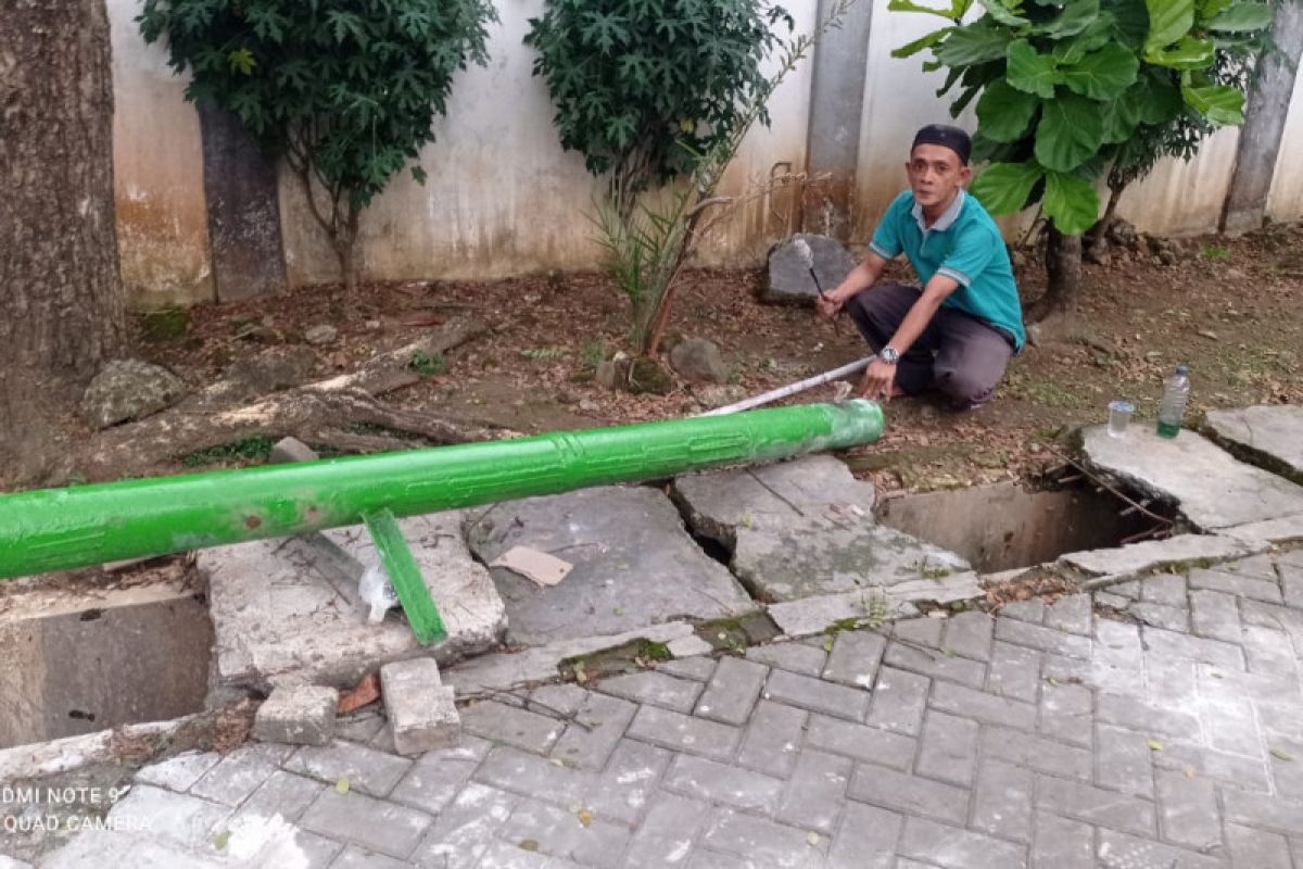 Penyulut meriam di masjid Rangkasbitung Lebak ikhlas terima honor Rp100 ribu