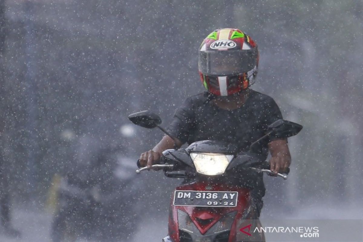 BMKG prakirakan hujan turun di sebagian wilayah Indonesia