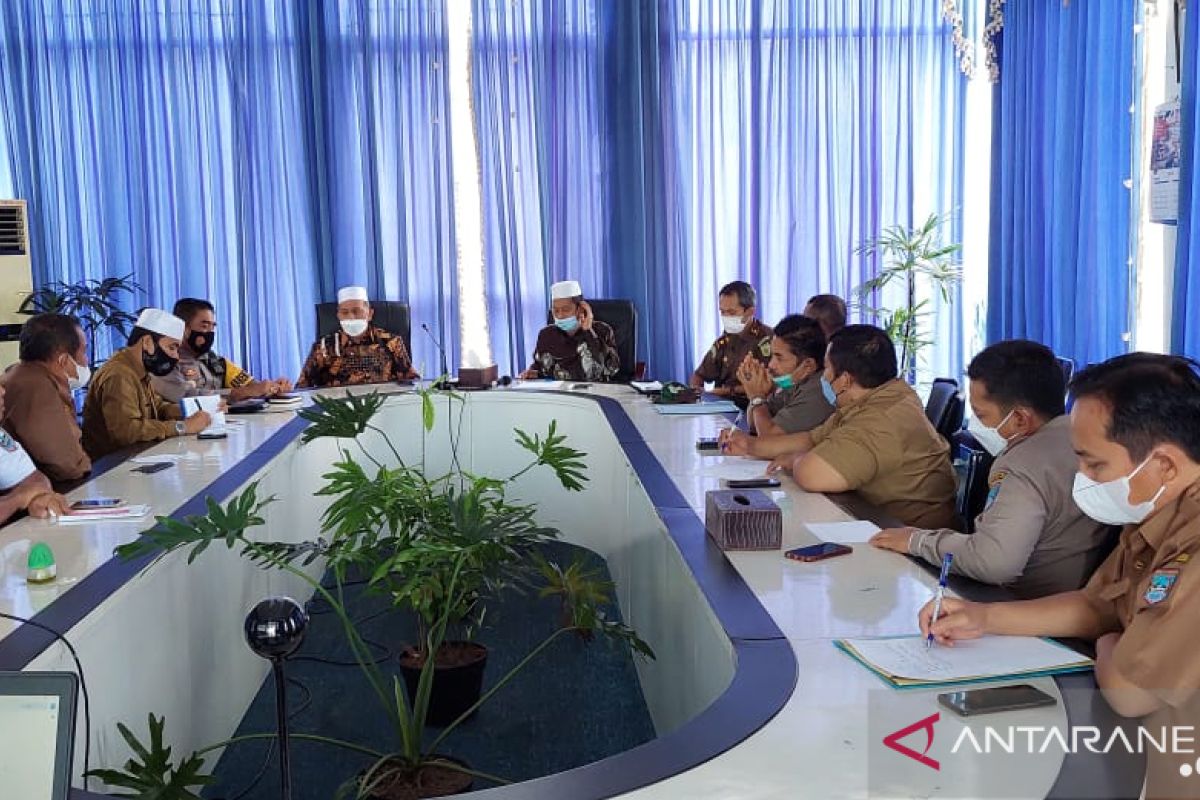 Shalat Idul Fitri di Pasaman Barat hanya boleh dilaksanakan di masjid dengan wajib memakai masker